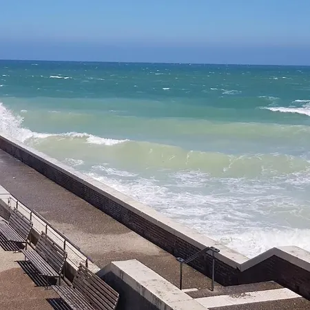 Colin, La Tete Dans Les Bois, A Deux Pas De La Mer, Classee 4 Etoiles *