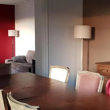 Colin, La Tête Dans Les Bois, à Deux Pas De La Mer, Classée 4 étoiles *